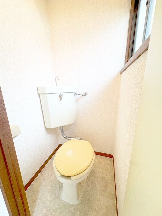 物件内観写真8　(トイレ)