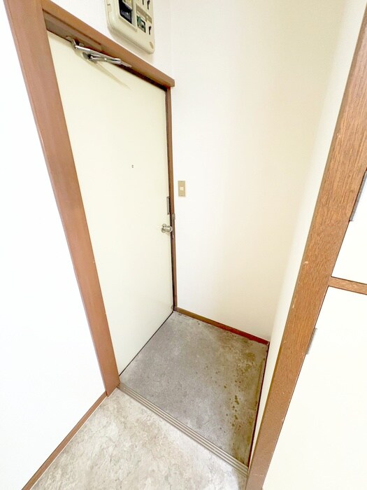 物件内観写真11　(玄関)