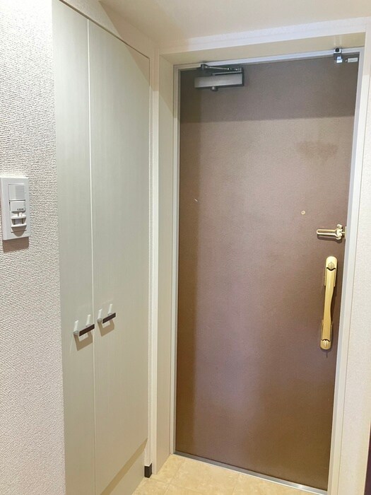 物件内観写真15　(玄関)