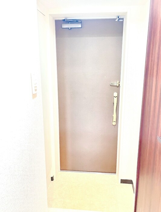 物件内観写真16　(玄関)