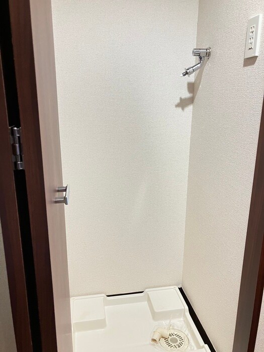 物件内観写真17　(洗濯機置場)