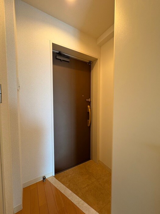 物件内観写真18　(玄関)