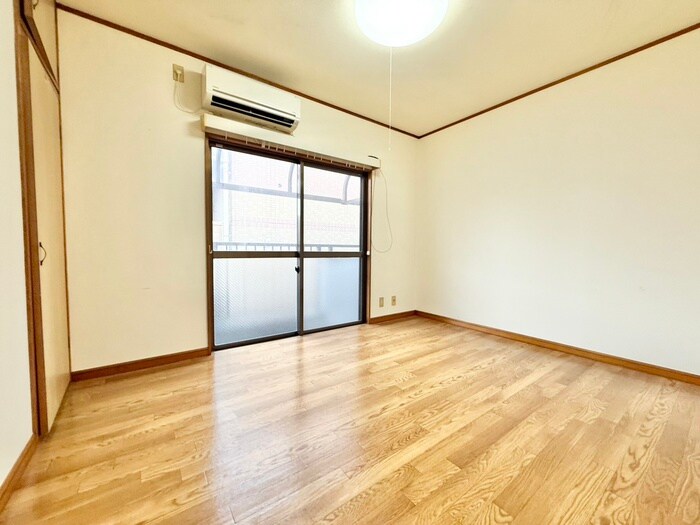 物件内観写真4　(居室)