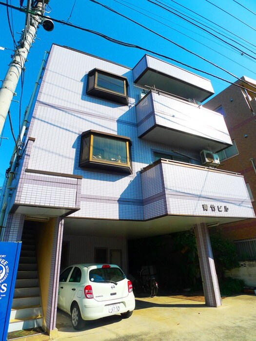 物件外観写真3　(エントランス部分)