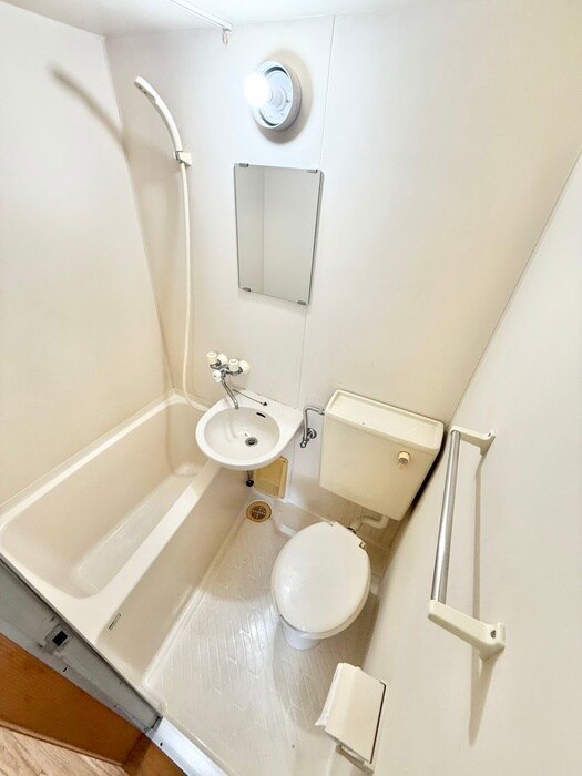 物件内観写真13　(トイレ)