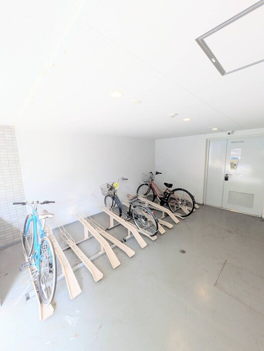 物件外観写真6　(駐輪場)