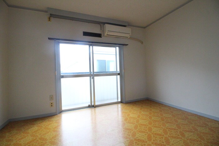 物件内観写真4　(居室)