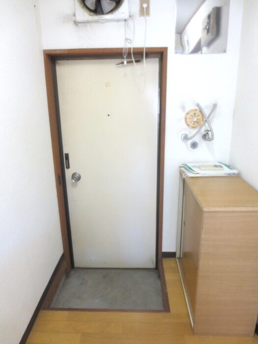 物件内観写真14　(玄関)