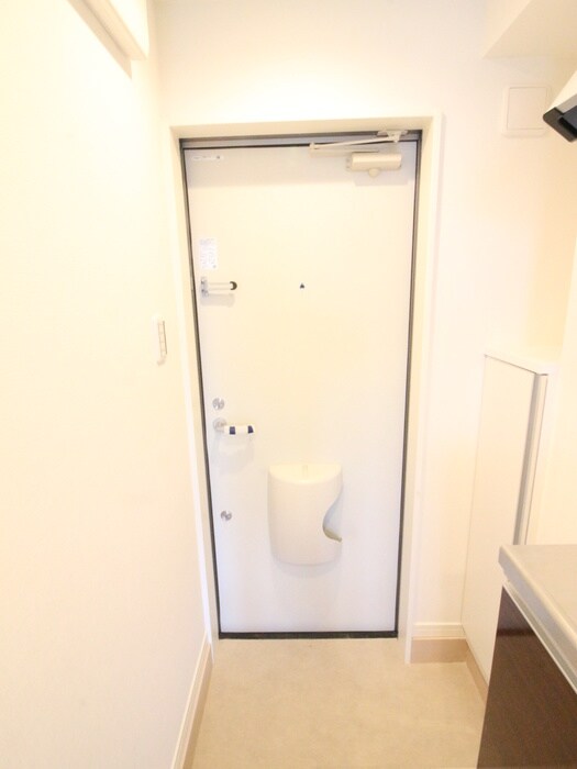 物件内観写真9　(玄関)