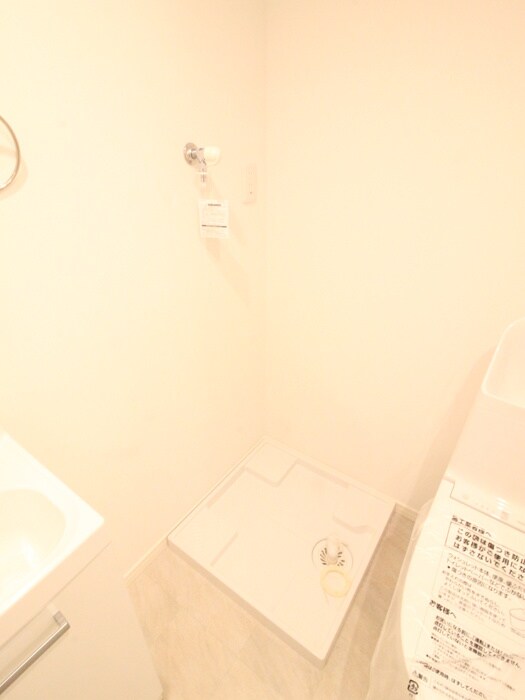 物件内観写真13　(洗濯機置場)