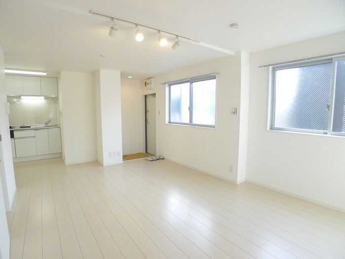 物件内観写真6　(室内からの展望)