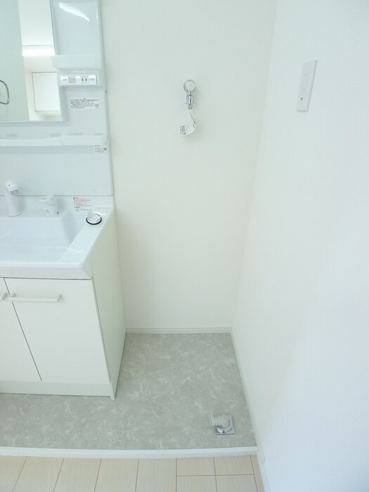 物件内観写真13　(洗濯機置場)