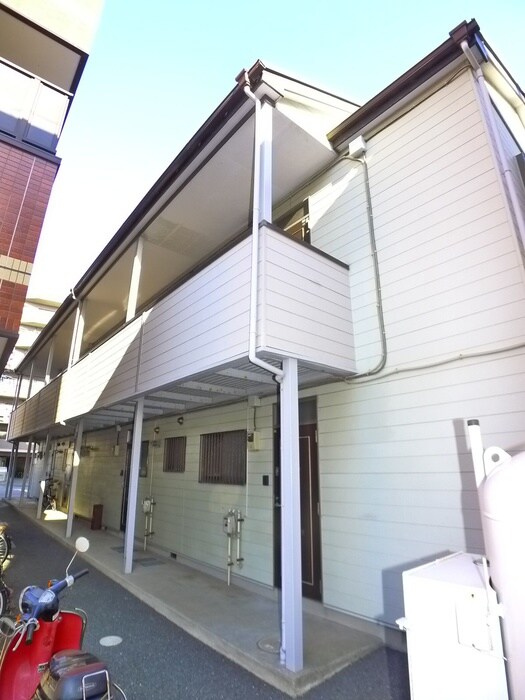 物件外観写真3　(エントランス部分)