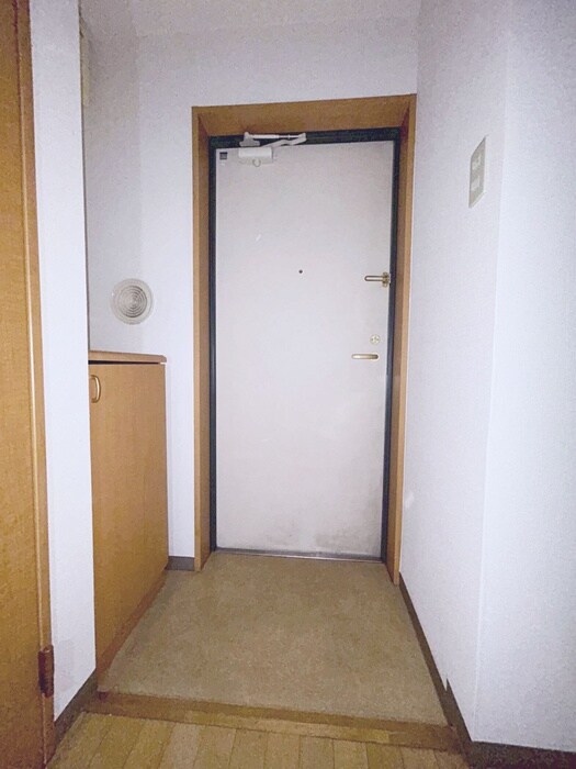 物件内観写真17　(玄関)