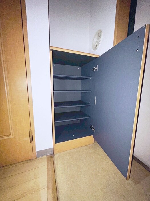 物件内観写真18　(靴箱)
