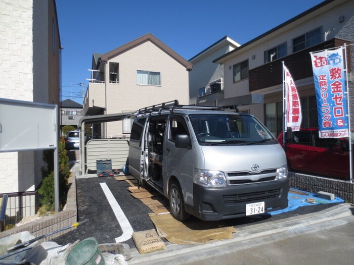 物件外観写真3　(駐車場)