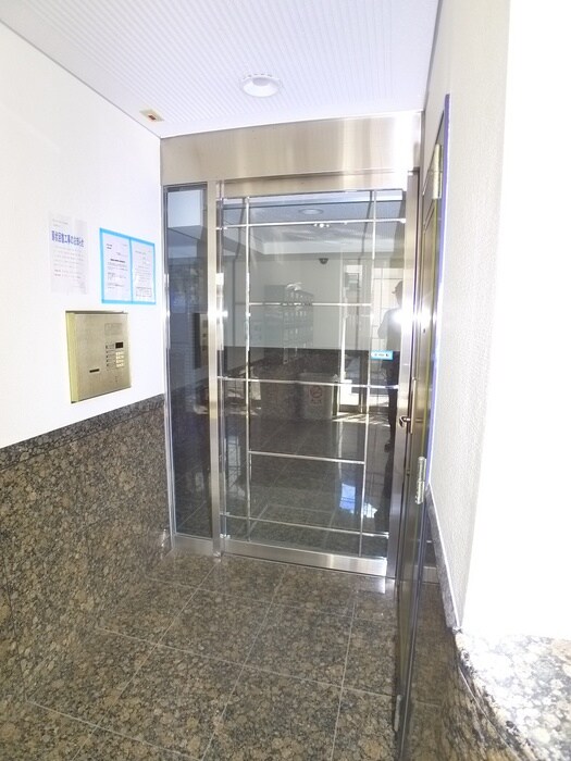 物件外観写真5　(エントランス部分)