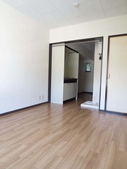 物件内観写真9　(居室)