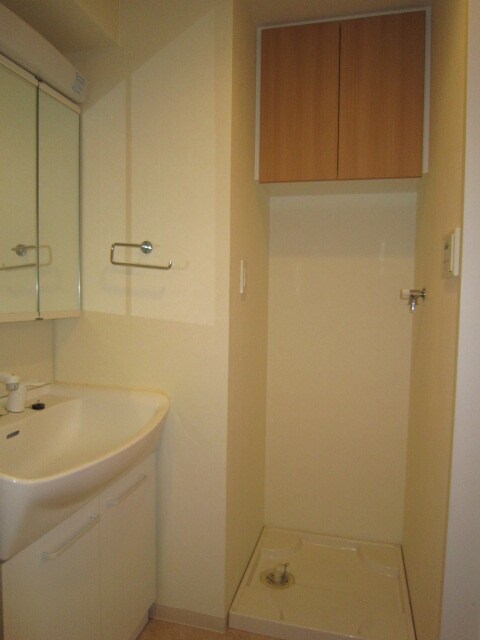 物件内観写真14　(洗濯機置場)