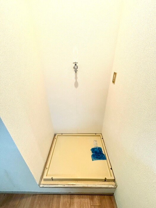 物件内観写真13　(洗濯機置場)