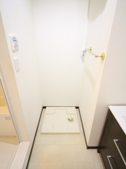 物件内観写真8　(洗濯機置場)