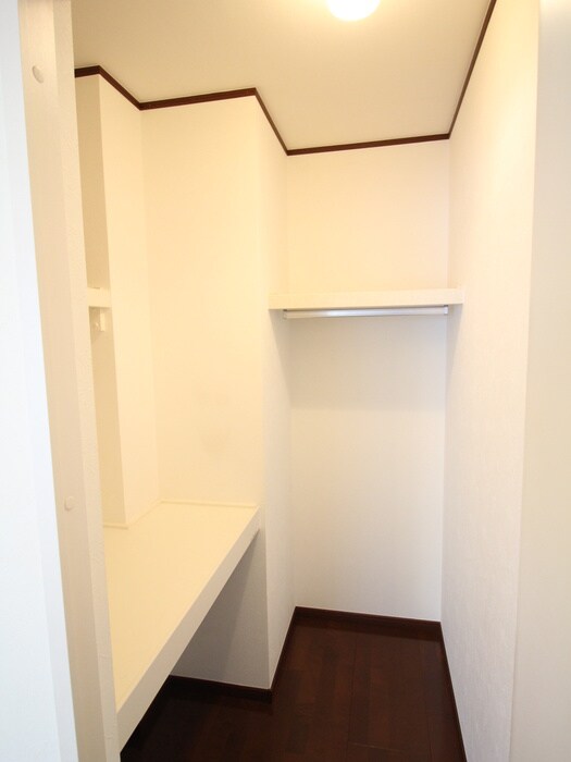 物件内観写真12　(収納)