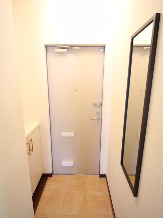 物件内観写真14　(玄関)