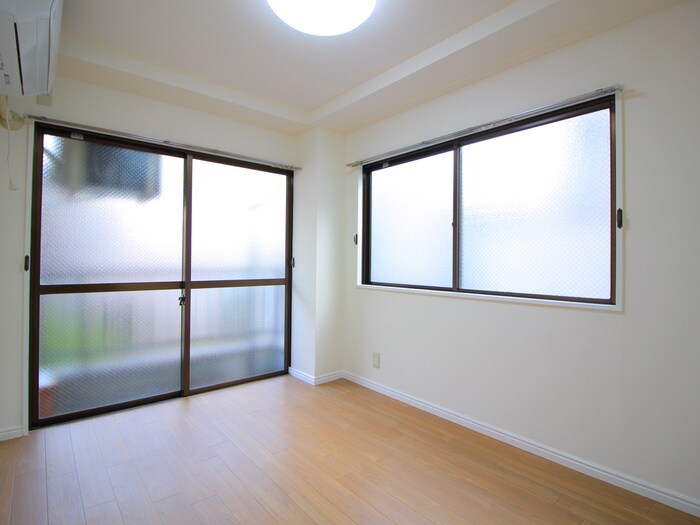 物件内観写真6　(居室)