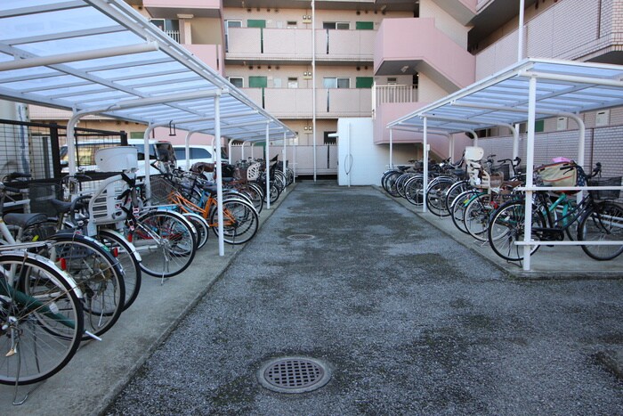 物件外観写真5　(駐輪場)