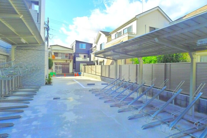 物件外観写真4　(駐輪場)