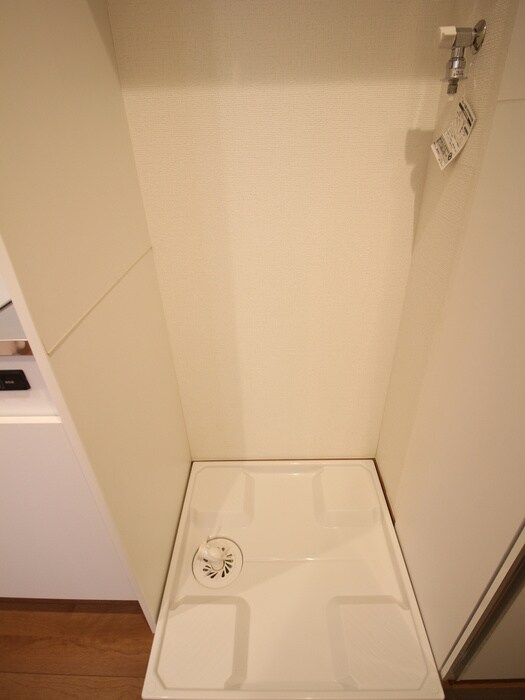 物件内観写真16　(洗濯機置場)