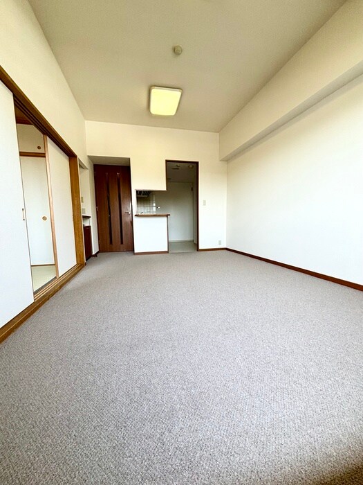 物件内観写真3　(居室)