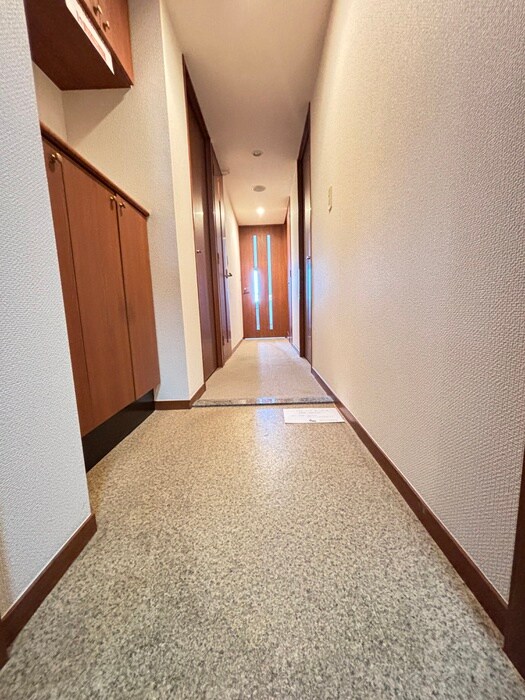 物件内観写真18　(玄関)