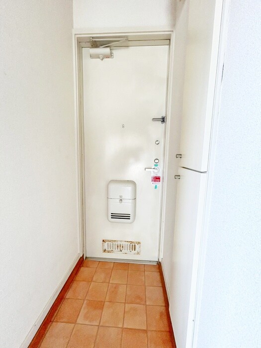 物件内観写真11　(玄関)