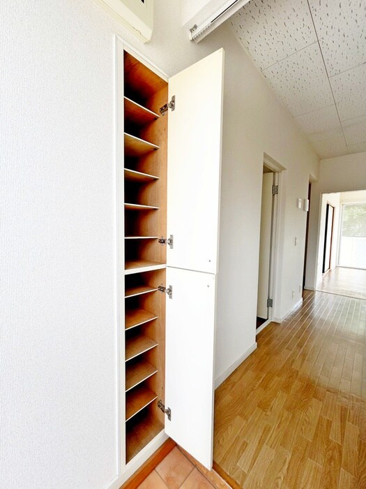 物件内観写真12　(靴箱)