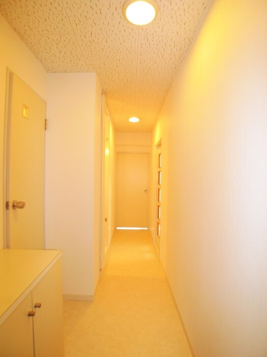 物件内観写真16　(玄関)