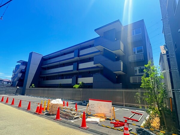 建築中