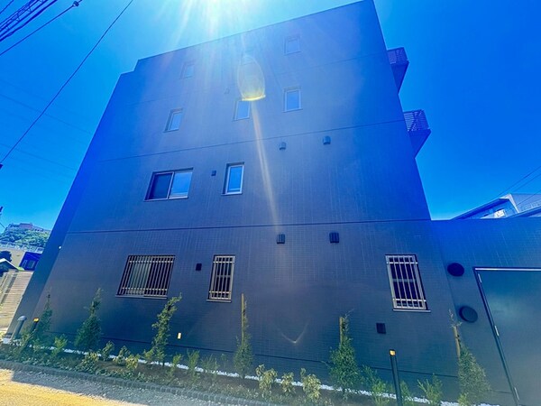 建築中