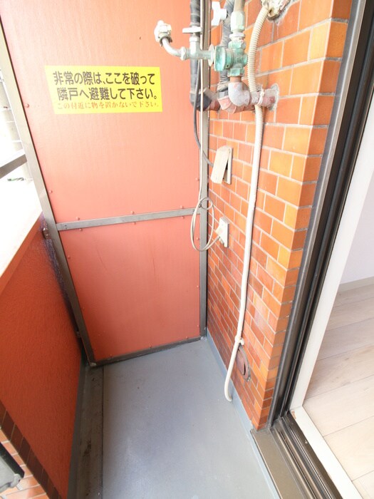 物件内観写真14　(洗濯機置場)