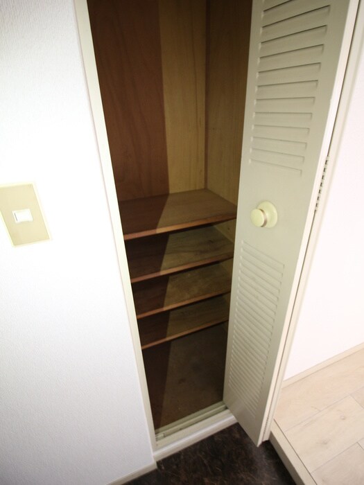 物件内観写真15　(収納)