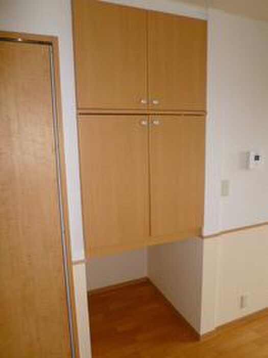 物件内観写真10　(玄関)