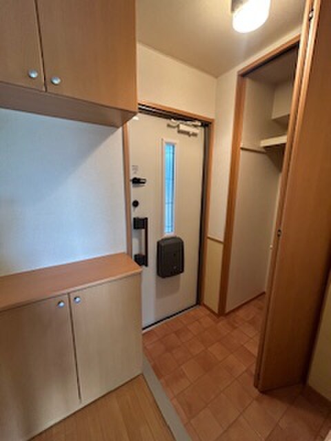 物件内観写真15　(玄関)