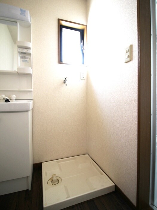 物件内観写真20　(洗濯機置場)