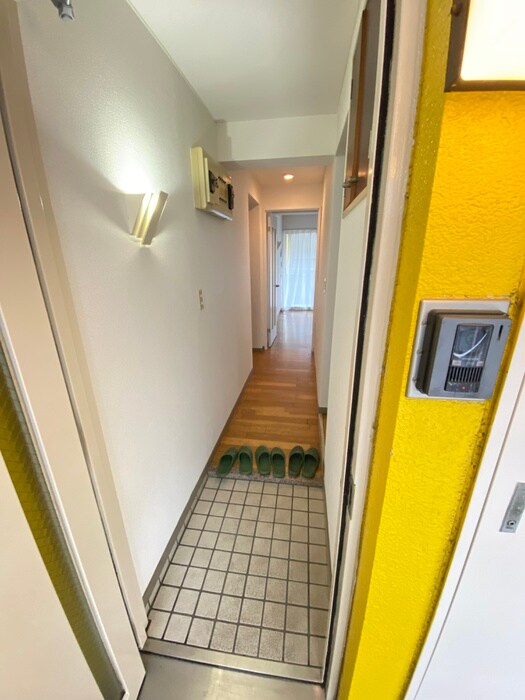 物件内観写真4　(玄関)