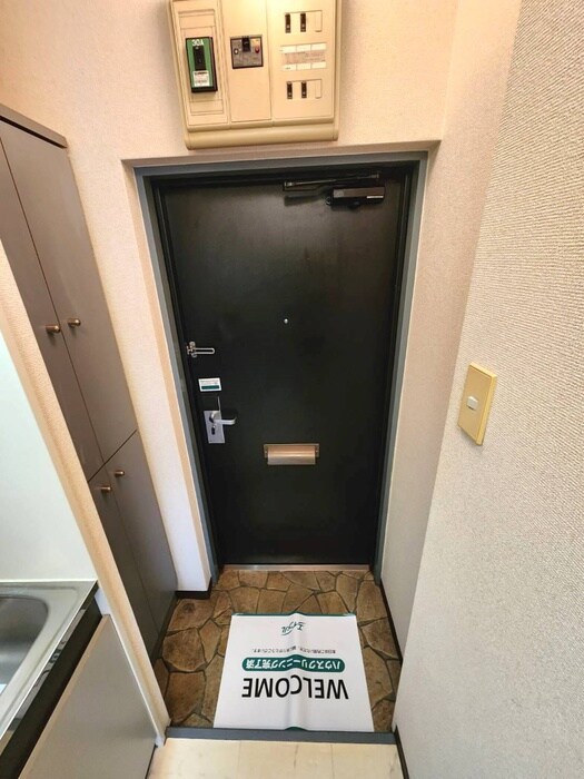 物件内観写真16　(玄関)