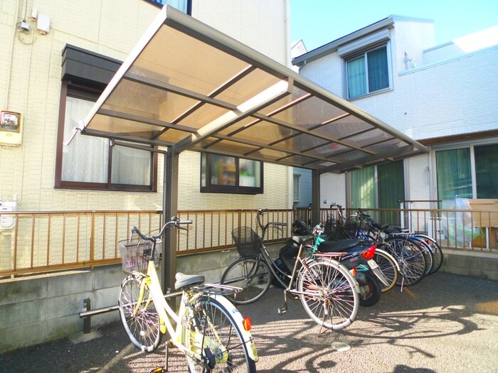 物件外観写真3　(駐輪場)