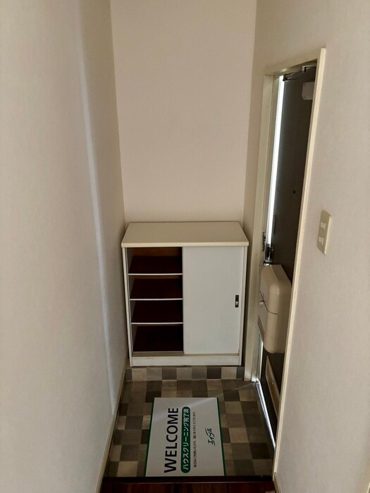 物件内観写真16　(玄関)
