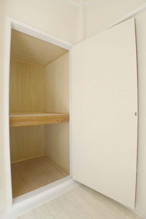 物件内観写真18　(収納)