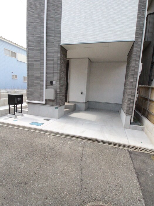 物件外観写真3　(駐車場)