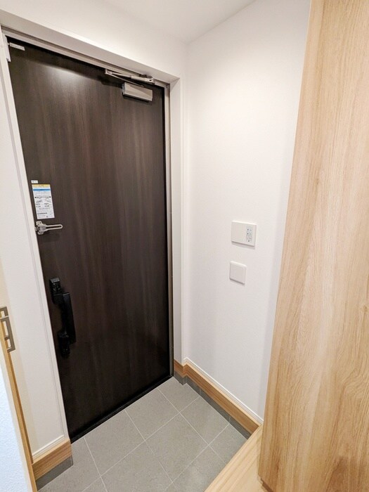 物件内観写真17　(玄関)